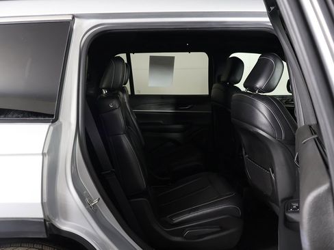 Used 2024 Jeep Grand Cherokee L Limited w/ Luxury Tech Group II image 37