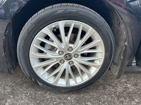 Used 2020 Toyota Camry XLE image 15