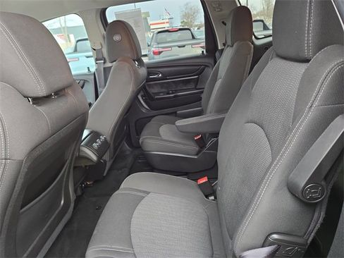 Used 2017 Chevrolet Traverse LT w/ Style and Technology Package image 25