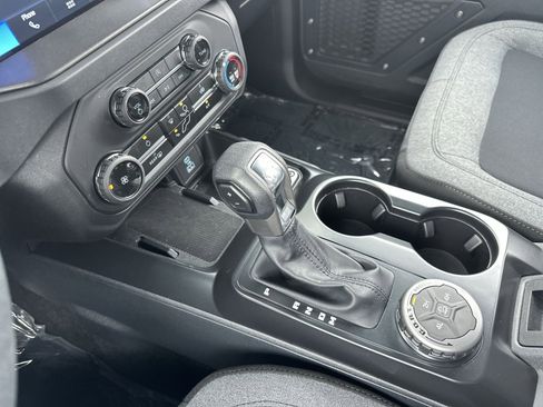 Used 2025 Ford Bronco 4-Door AWD/4WD image 29