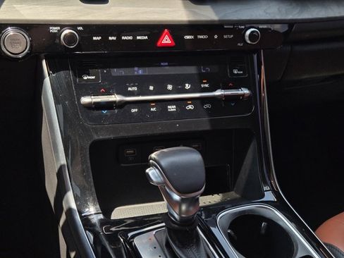 Certified 2024 Kia Carnival SX FWD image 32