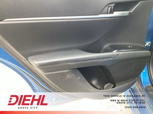 Used 2019 Toyota Camry SE FWD image 12