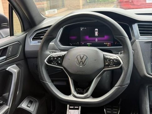Used 2022 Volkswagen Tiguan SE R-Line AWD/4WD image 12