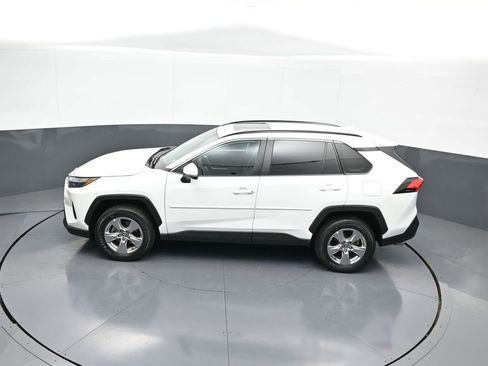 Certified 2022 Toyota RAV4 XLE image 40