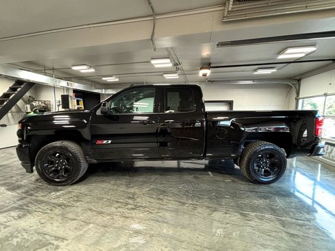 Used 2019 Chevrolet Silverado 1500 LT w/ All Star Edition image 7