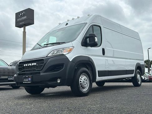 Used 2026 RAM ProMaster 2500 w/ Convenience Group FWD image 8