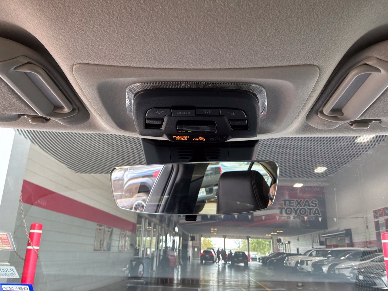 Used 2023 Toyota Corolla XLE FWD image 17