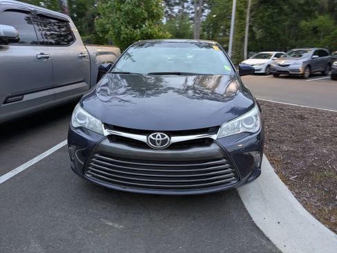 Used 2015 Toyota Camry XLE image 2