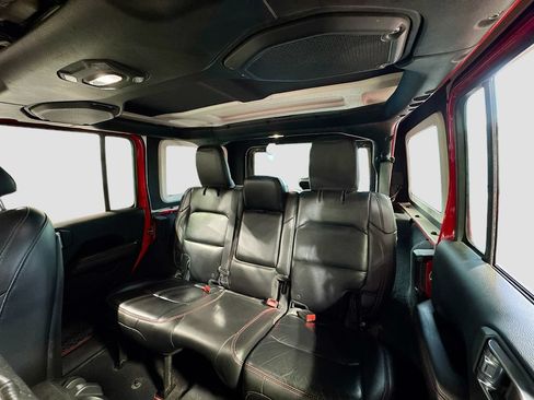 Used 2018 Jeep Wrangler Unlimited Rubicon AWD/4WD image 13