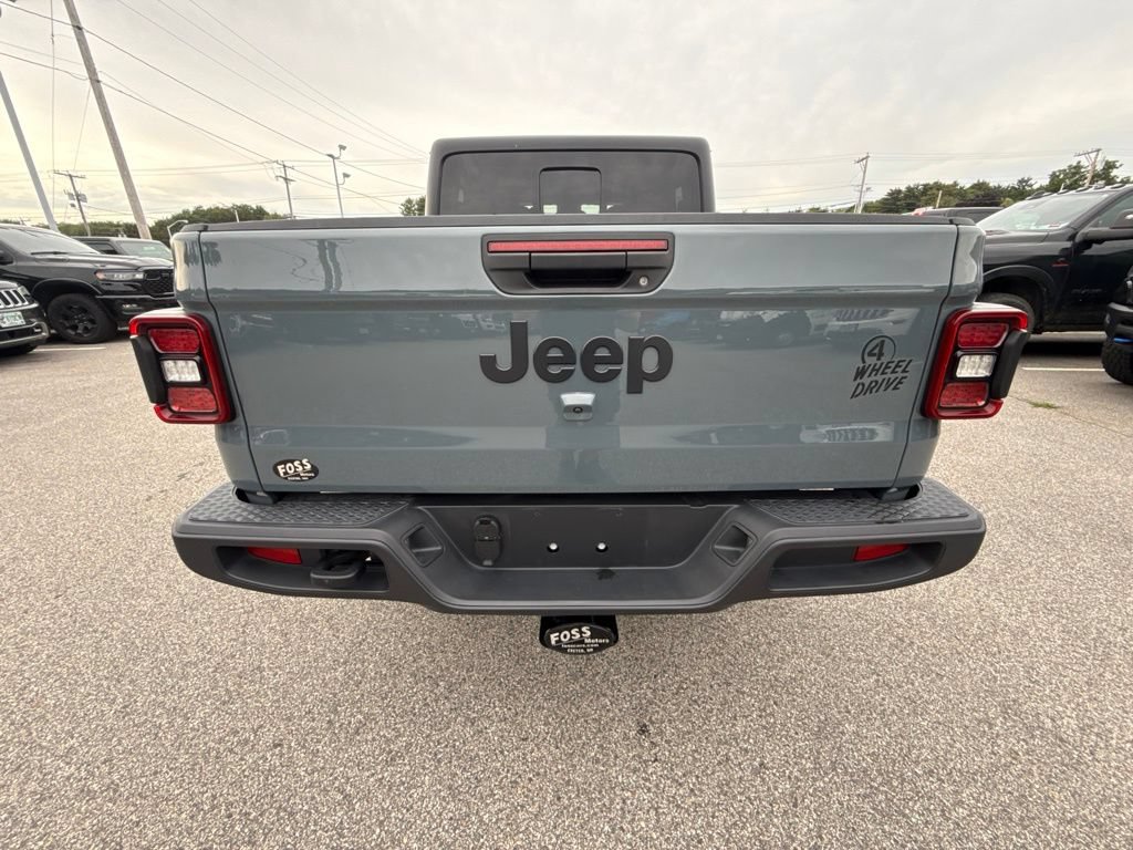 Certified 2025 Jeep Gladiator Sport AWD/4WD image 4