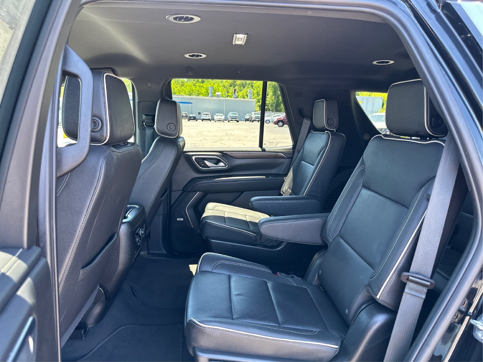 Used 2024 Chevrolet Tahoe Premier AWD/4WD image 10