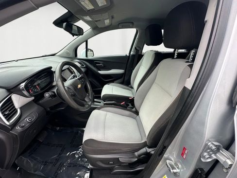 Used 2022 Chevrolet Trax LS w/ Tint and Cruise Package image 9