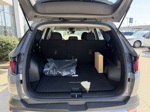 New 2026 Hyundai Tucson SE image 12