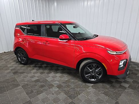 Used 2020 Kia Soul EX image 1