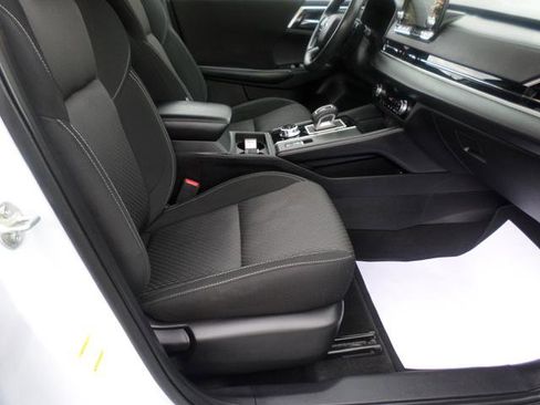 Used 2022 Mitsubishi Outlander ES image 2