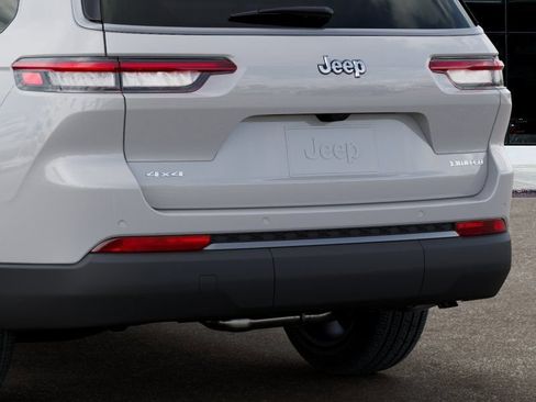 New 2026 Jeep Grand Cherokee L Limited AWD/4WD image 13