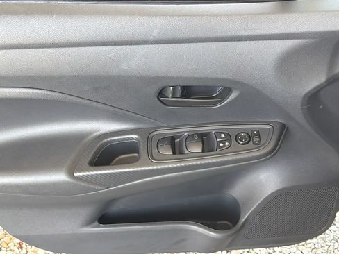 Used 2025 Nissan Versa S w/ Trunk Package FWD image 3