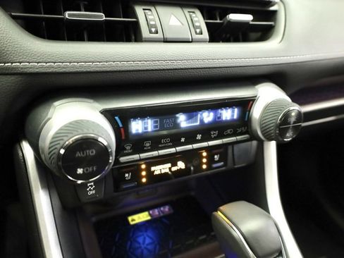 Certified 2022 Toyota RAV4 Limited image 20