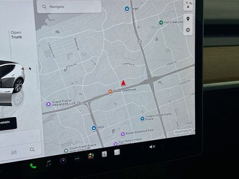 Used 2022 Tesla Model Y Long Range image 21