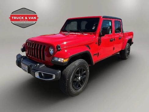 Used 2023 Jeep Gladiator Sport AWD/4WD image 1