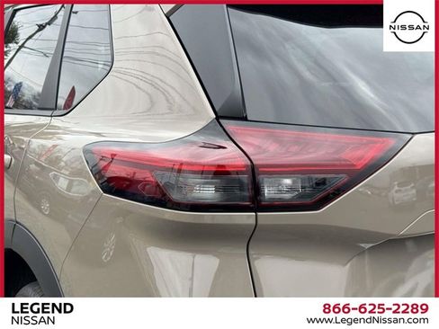 Certified 2024 Nissan Rogue SV image 11