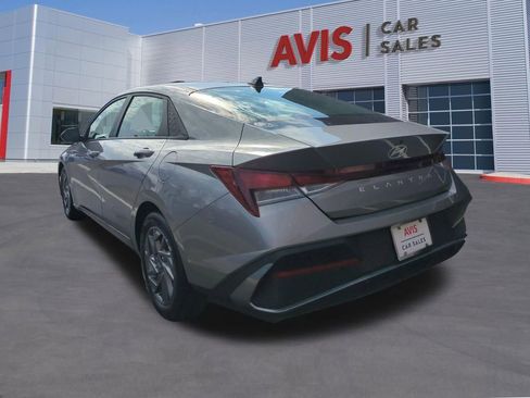Used 2024 Hyundai Elantra SEL image 9
