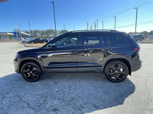 Used 2025 Volkswagen Taos SE image 6