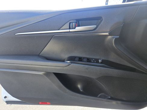 Used 2025 Toyota Camry LE image 30