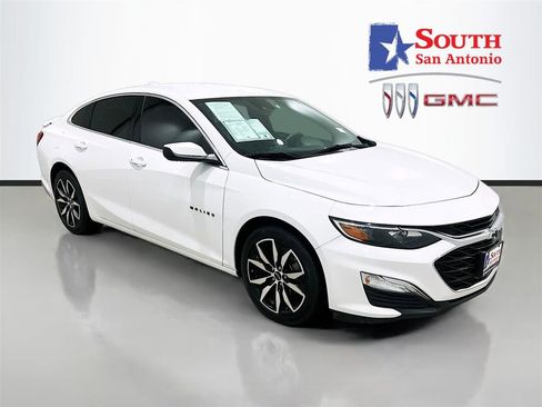Used 2025 Chevrolet Malibu RS w/ LPO, Floor Liner Package FWD image 1