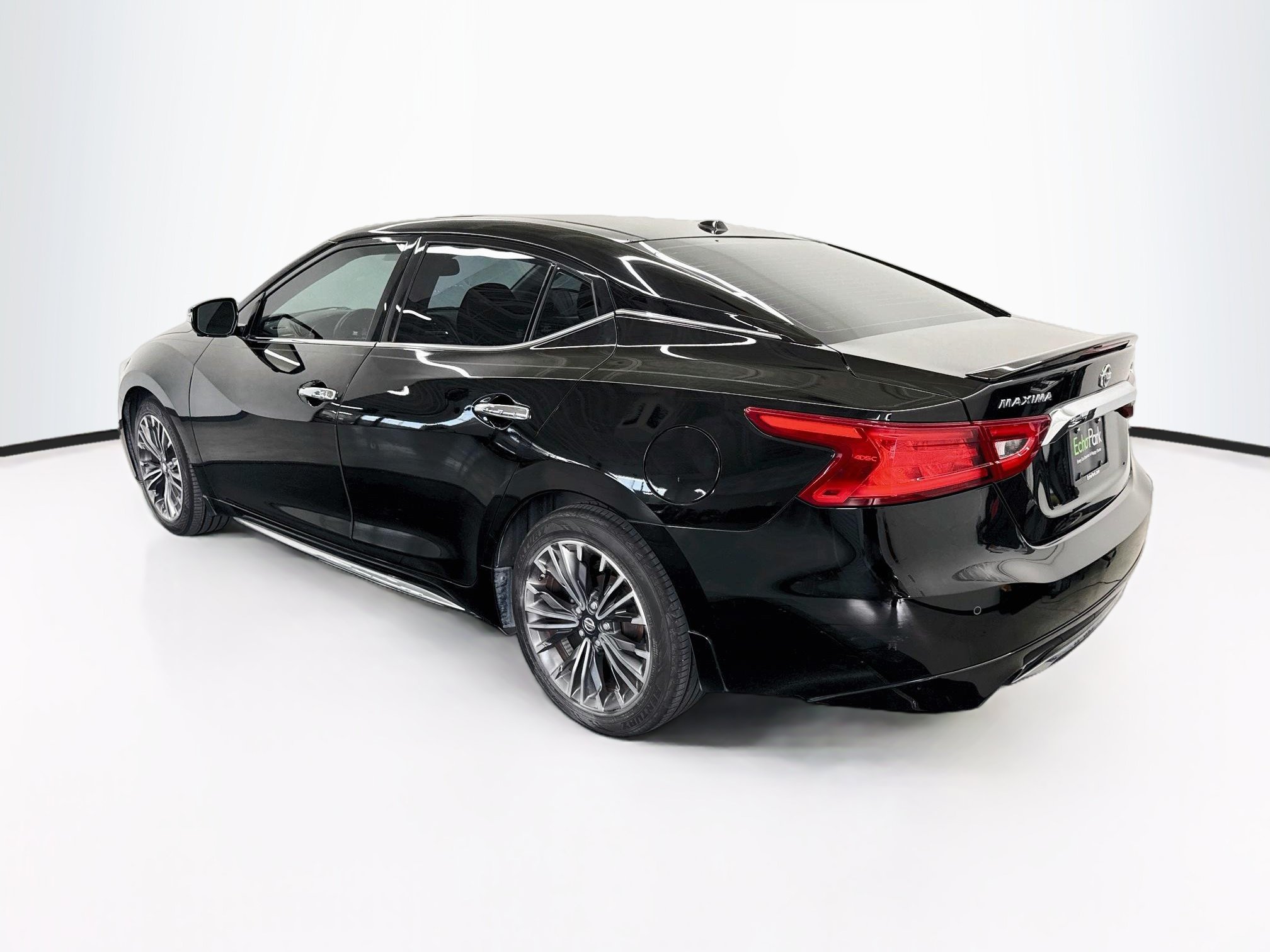 Used 2017 Nissan Maxima Platinum w/ Medallion Package FWD image 5