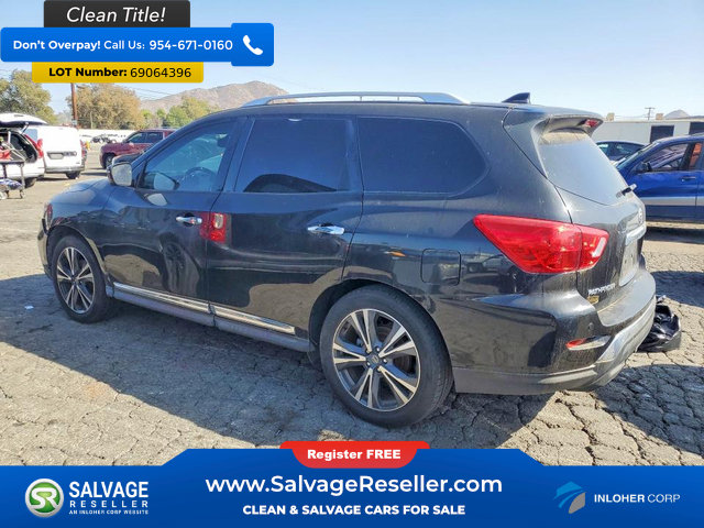 Used 2020 Nissan Pathfinder Platinum FWD image 3