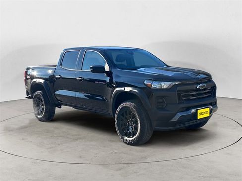 Used 2023 Chevrolet Colorado Trail Boss image 7