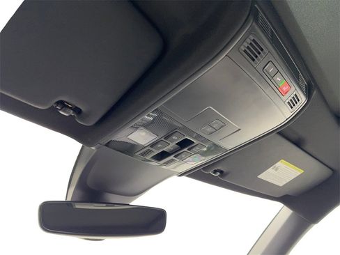 Used 2024 Volkswagen Tiguan SE R-Line image 72