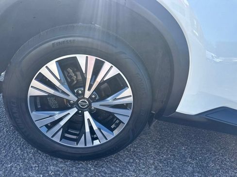 Used 2021 Nissan Rogue SV FWD image 9