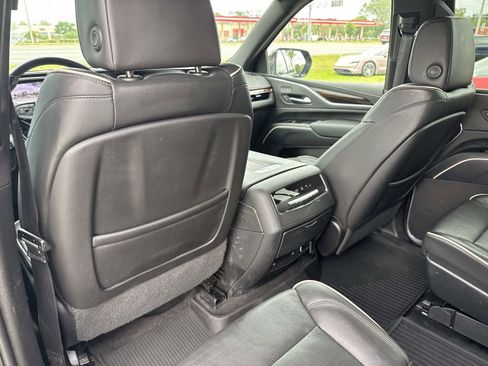 Used 2023 Cadillac Escalade ESV Premium Luxury AWD/4WD image 14