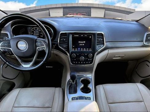 Used 2018 Jeep Grand Cherokee Overland image 15