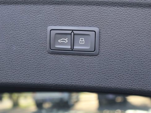 Used 2022 Audi Q5 2.0T Premium Plus w/ Premium Plus Package image 25