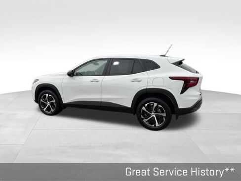 Used 2024 Chevrolet Trax RS w/ Driver Confidence Package image 10