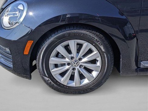 Used 2018 Volkswagen Beetle 2.0T Coast FWD image 22