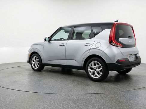Used 2025 Kia Soul LX w/ LX Technology Package image 6