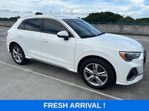 Used 2022 Audi Q3 2.0T Premium w/ Convenience Package AWD/4WD image 16