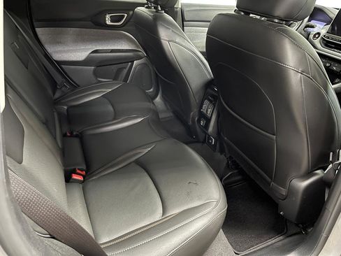 Used 2022 Jeep Compass Latitude image 21