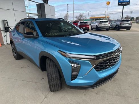 New 2026 Chevrolet Trax RS FWD image 3