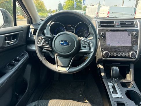 Used 2019 Subaru Outback 2.5i Premium AWD/4WD image 8