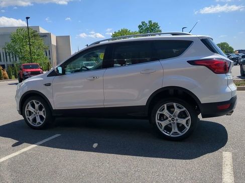 Used 2019 Ford Escape Titanium AWD/4WD image 5