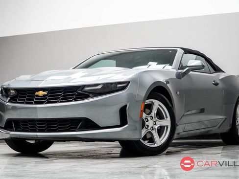 Used 2023 Chevrolet Camaro LT RWD image 2