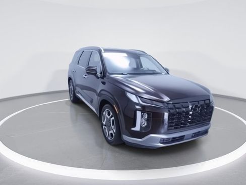 Used 2023 Hyundai Palisade Limited image 3