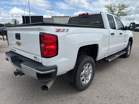 Used 2015 Chevrolet Silverado 2500 LT w/ Z71 Package, Off-Road AWD/4WD image 6