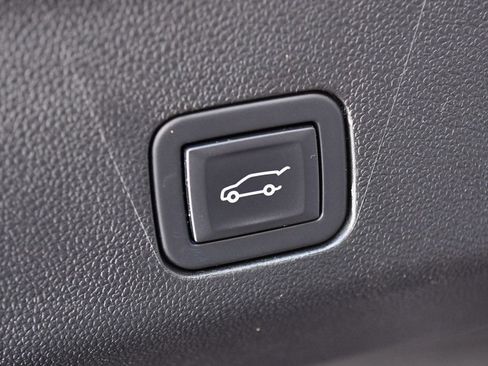 Used 2023 GMC Yukon Denali Ultimate AWD/4WD image 19