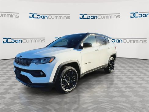 Used 2022 Jeep Compass Altitude w/ Convenience Group image 4
